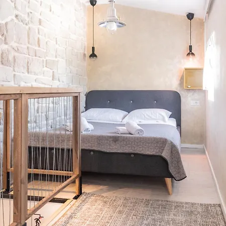 L&b Amphitheater * Pola